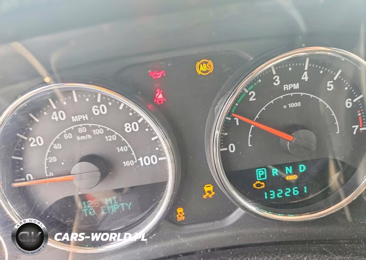 2014 Jeep Wrangler Unlimited Sahara VIN:1C4BJWEG2EL258623 - 9