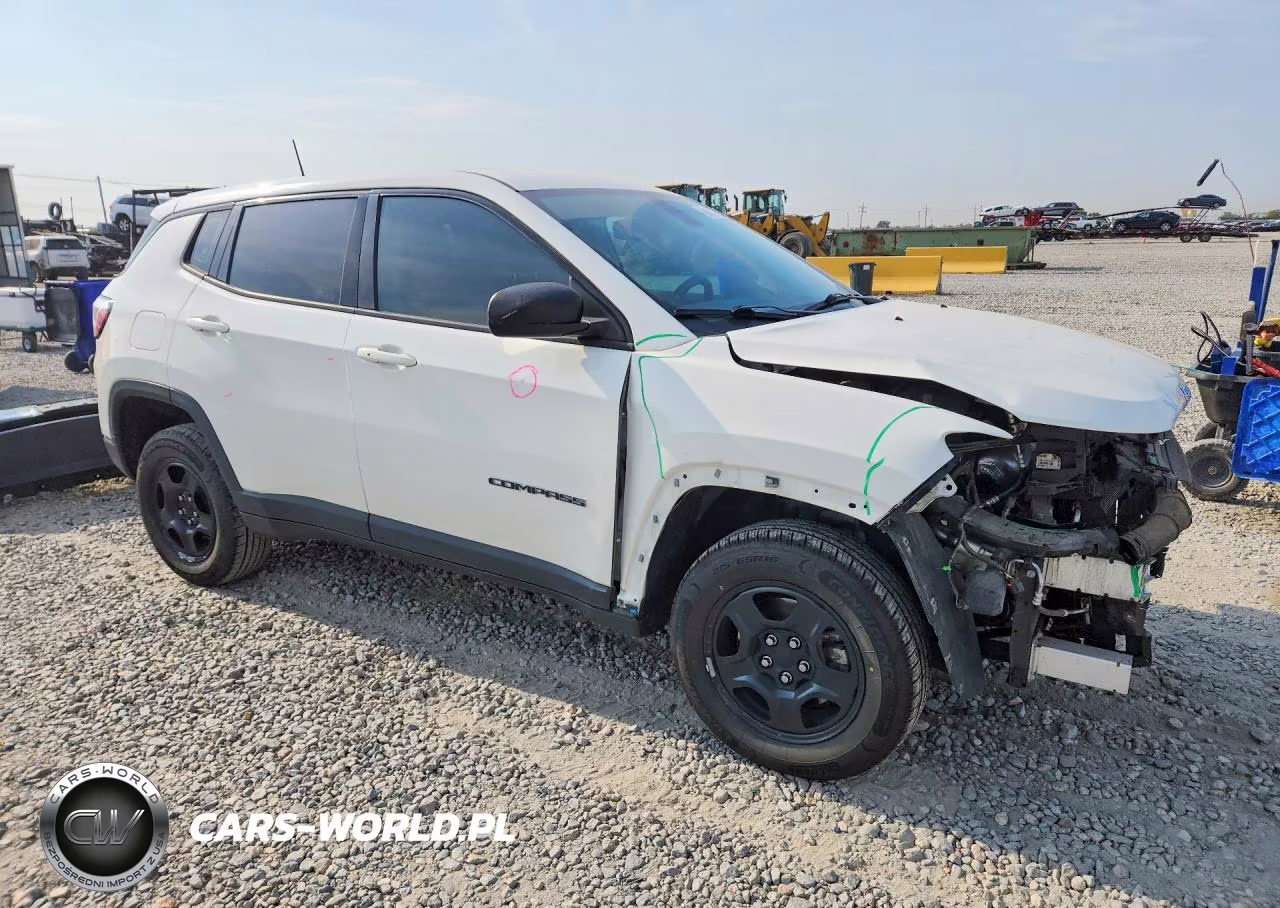 2018 Jeep Compass Sport VIN:3C4NJDAB8JT307558 - 4
