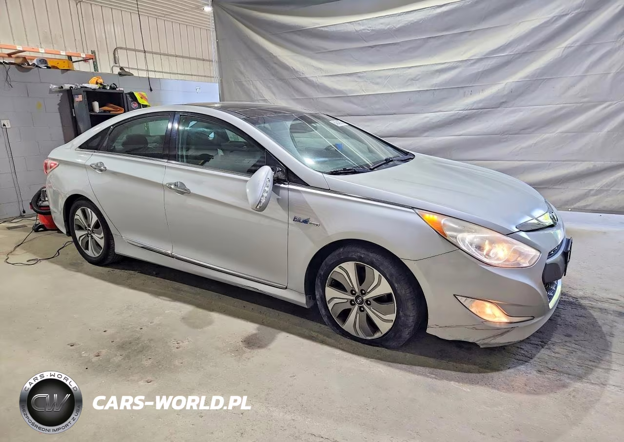 2014 Hyundai Sonata Hybrid VIN:KMHEC4A41EA110381 - 4