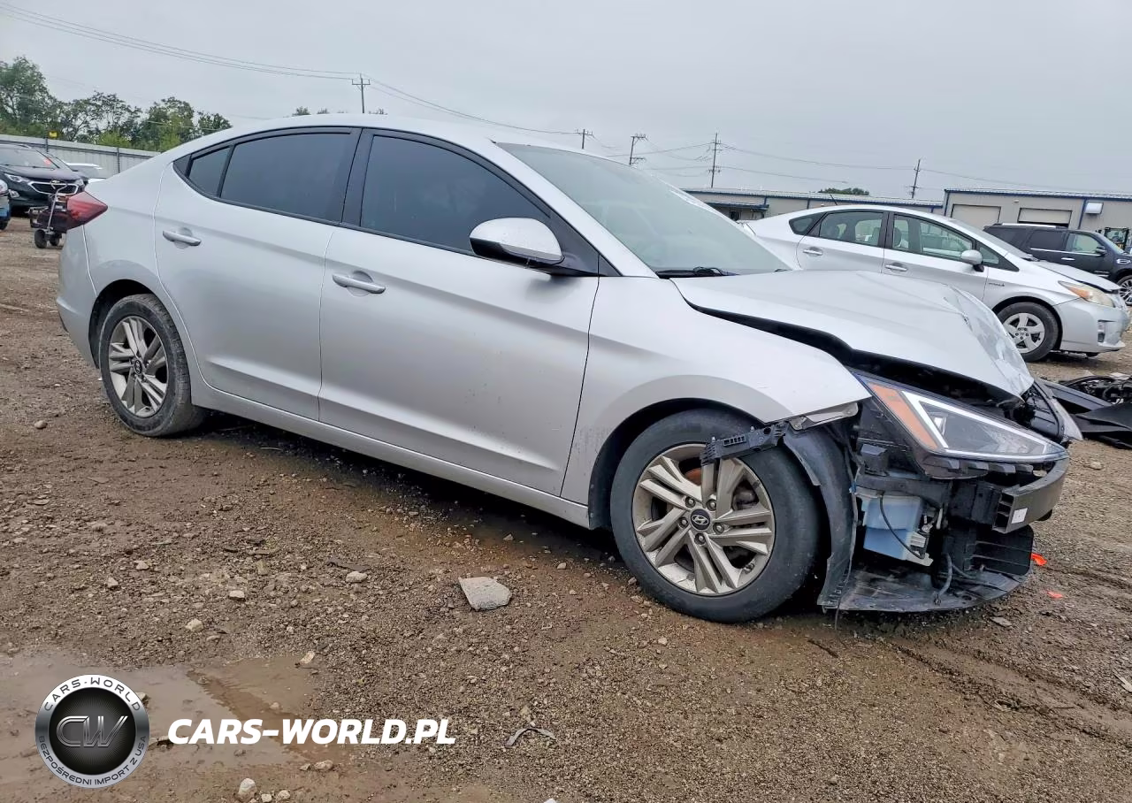 2019 Hyundai Elantra Sel VIN:5NPD84LF4KH409951 - 4