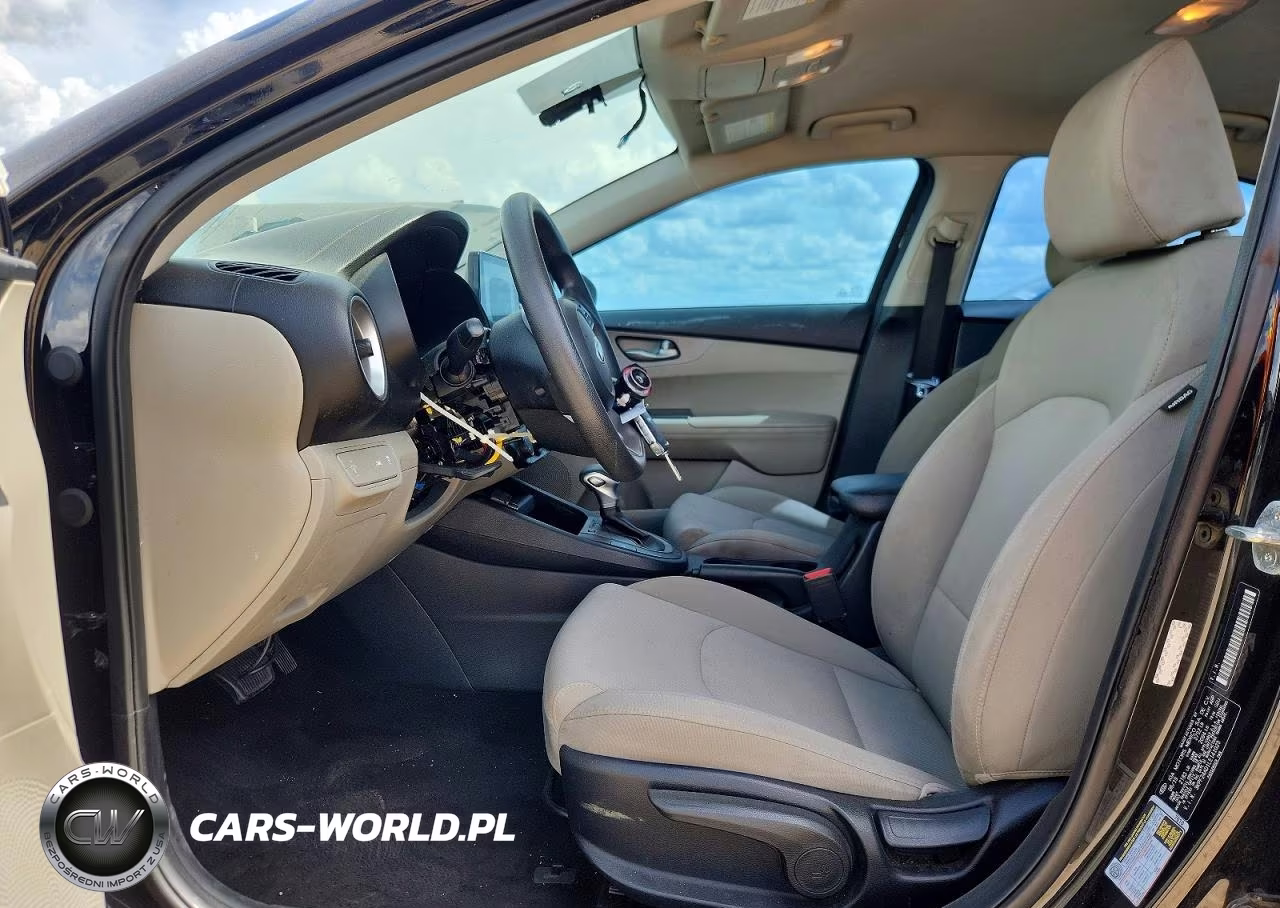 2020 Kia Forte 4D VIN:3KPF24AD1LE141023 - 7