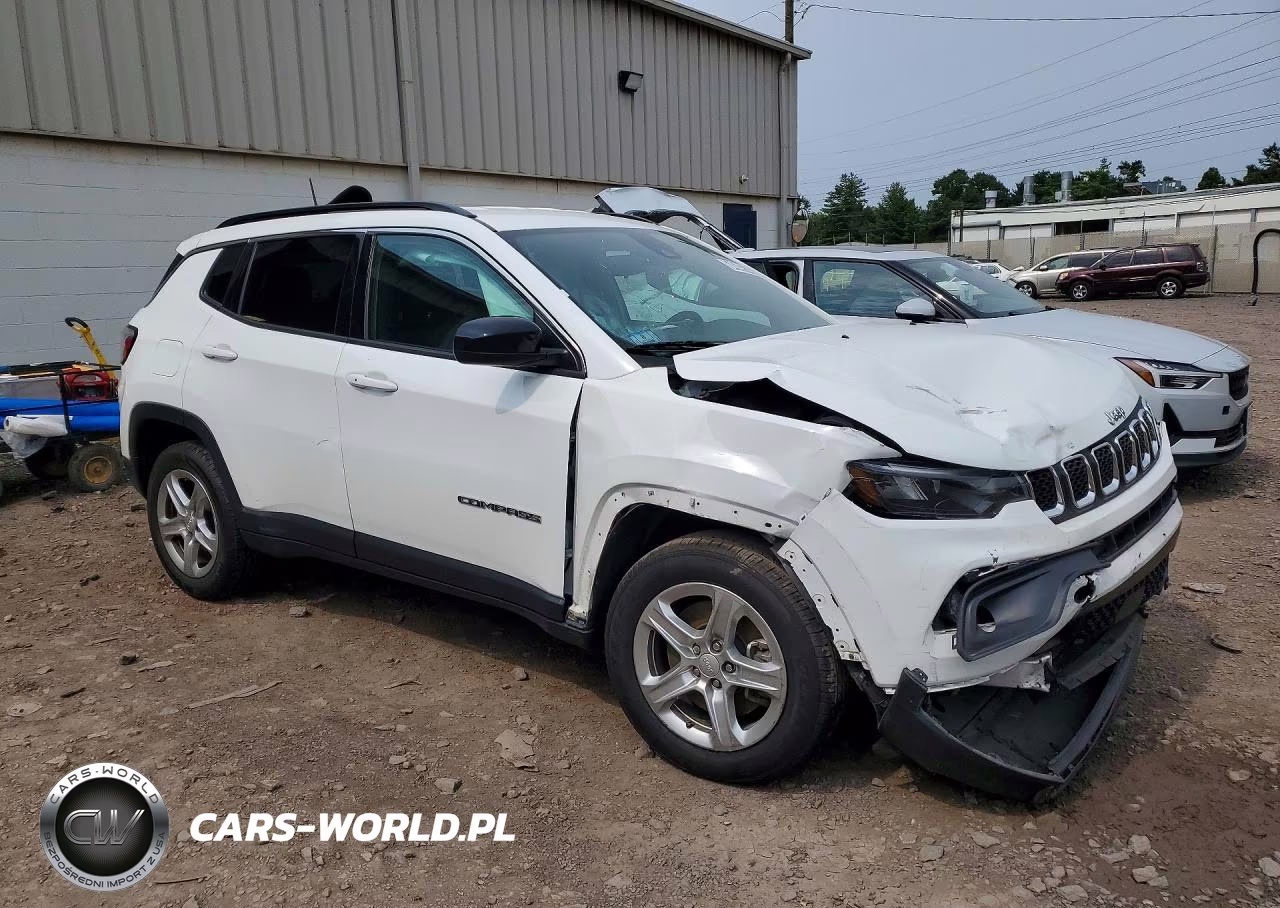 2023 Jeep Compass Latitude VIN:3C4NJDBN1PT561646 - 4