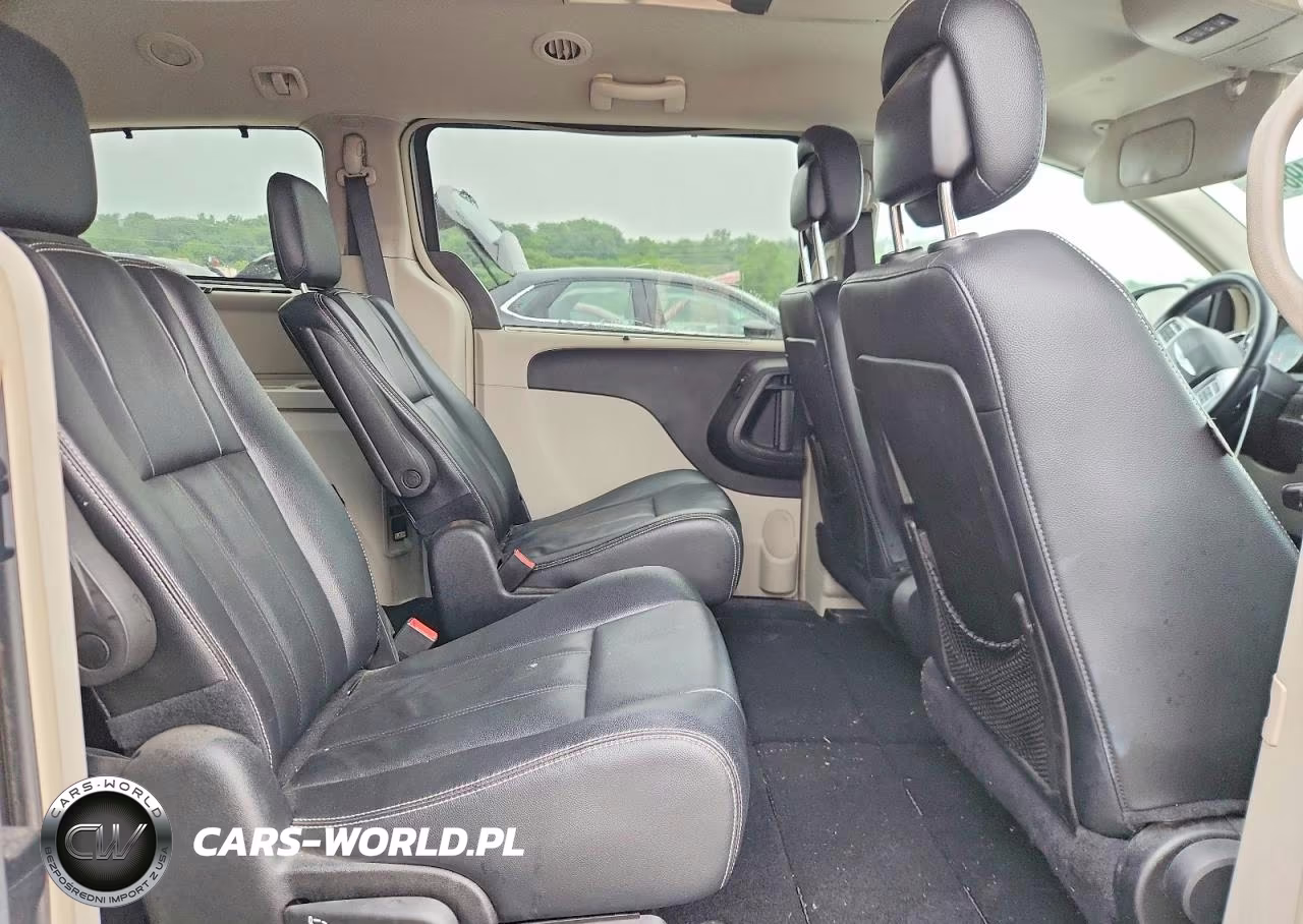 2015 Chrysler Town & Country Touring VIN:2C4RC1BG1FR675725 - 11