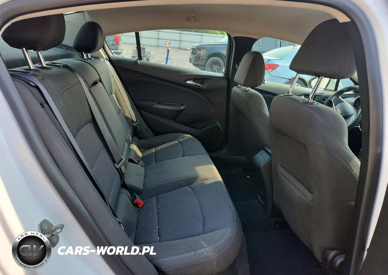 2018 Chevrolet Cruze Lt VIN:1G1BE5SM1J7196751 - 10