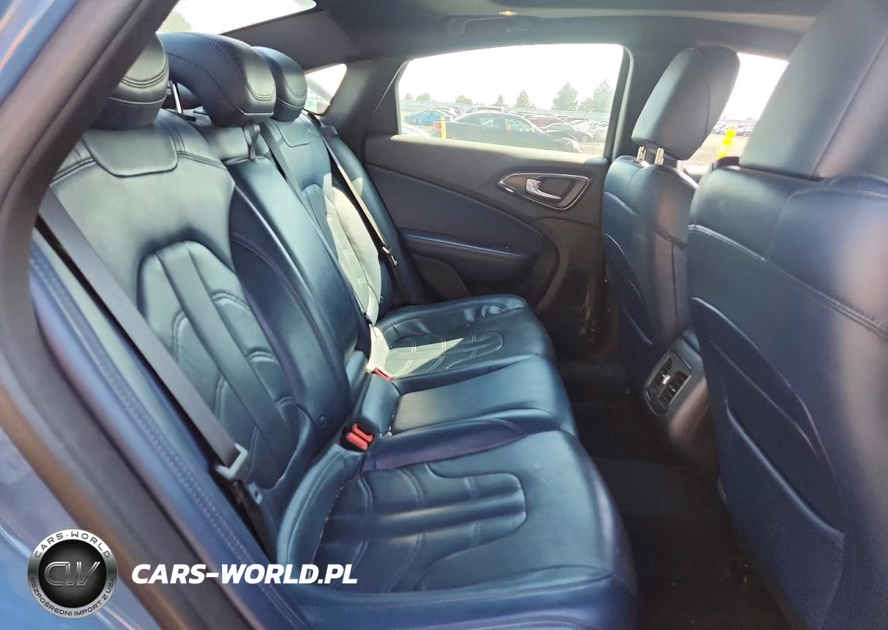 2015 Chrysler 200 S VIN:1C3CCCDG6FN686896 - 10