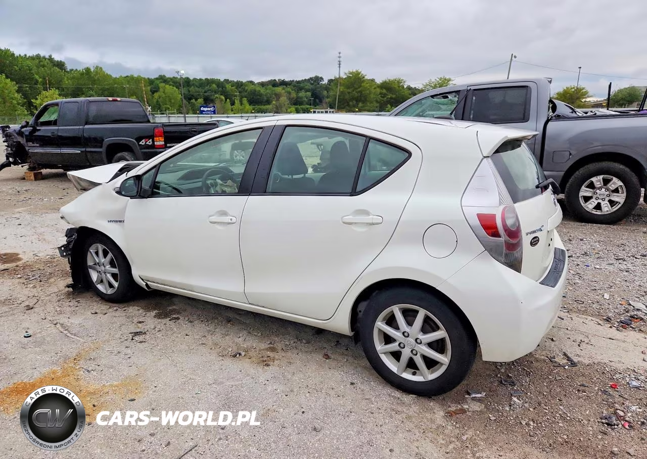 2013 Toyota Prius C Three VIN:JTDKDTB38D1038078 - 2