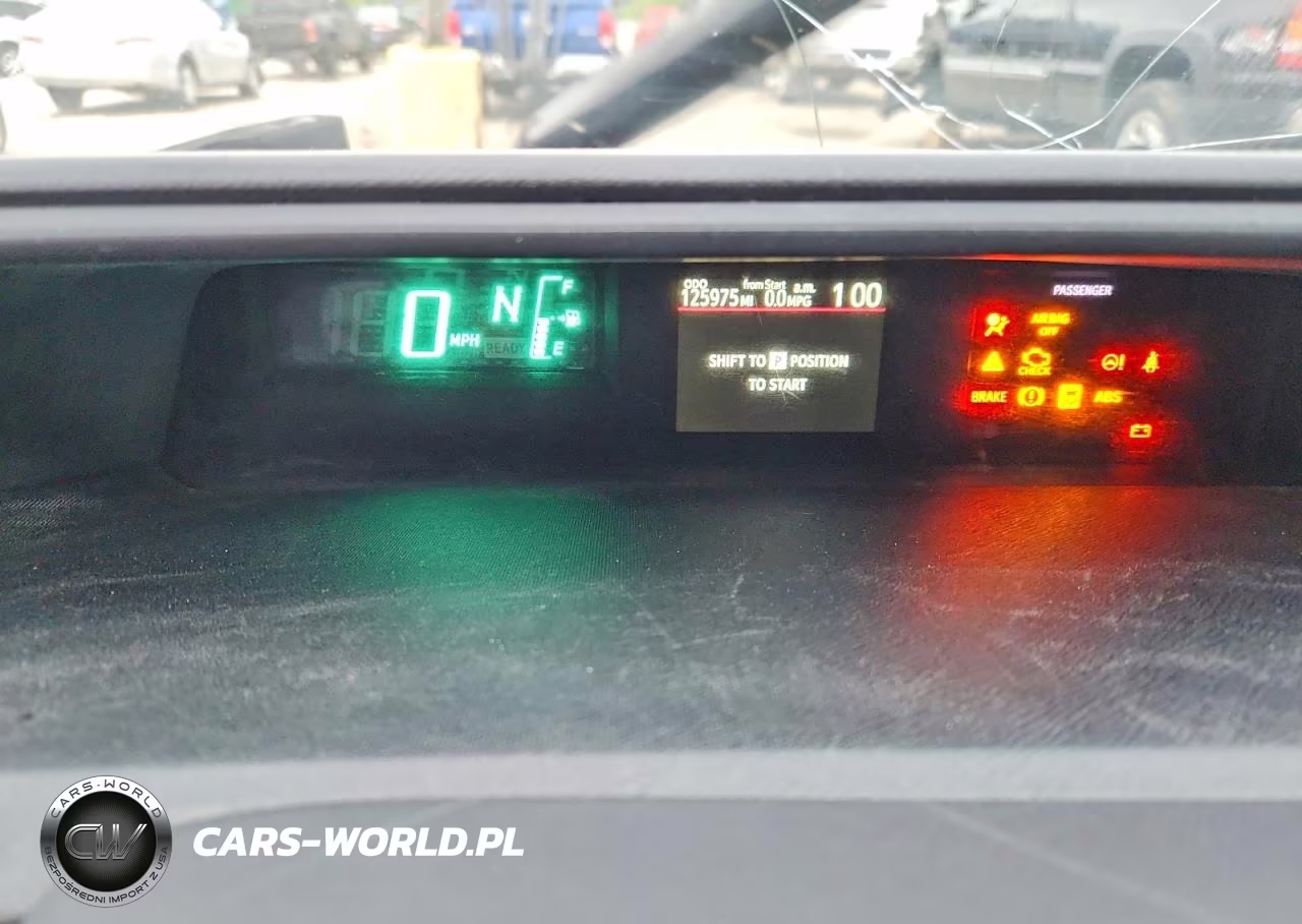2013 Toyota Prius C Three VIN:JTDKDTB38D1038078 - 9