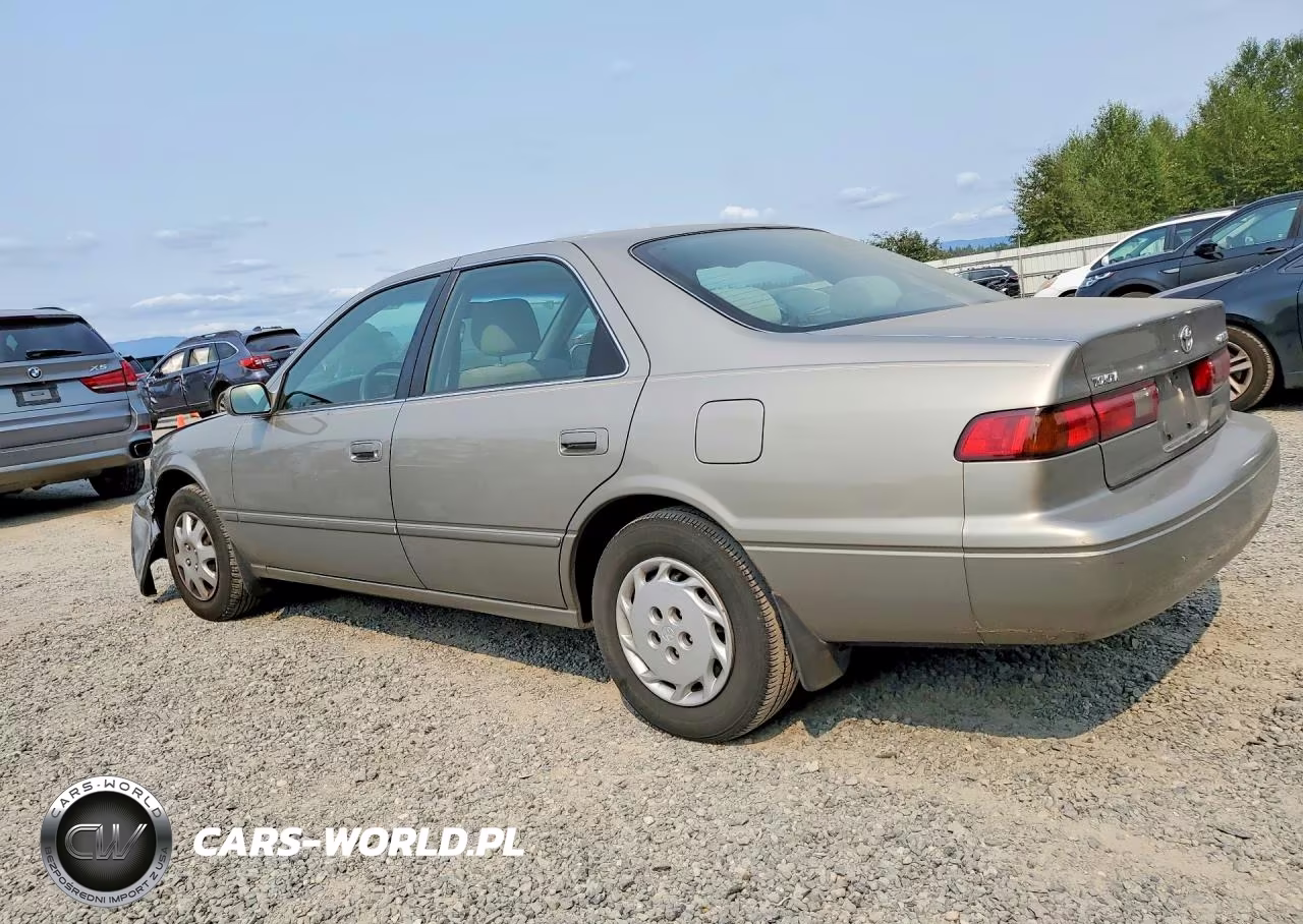 1999 Toyota Camry Le VIN:JT2BG22K4X0331925 - 2