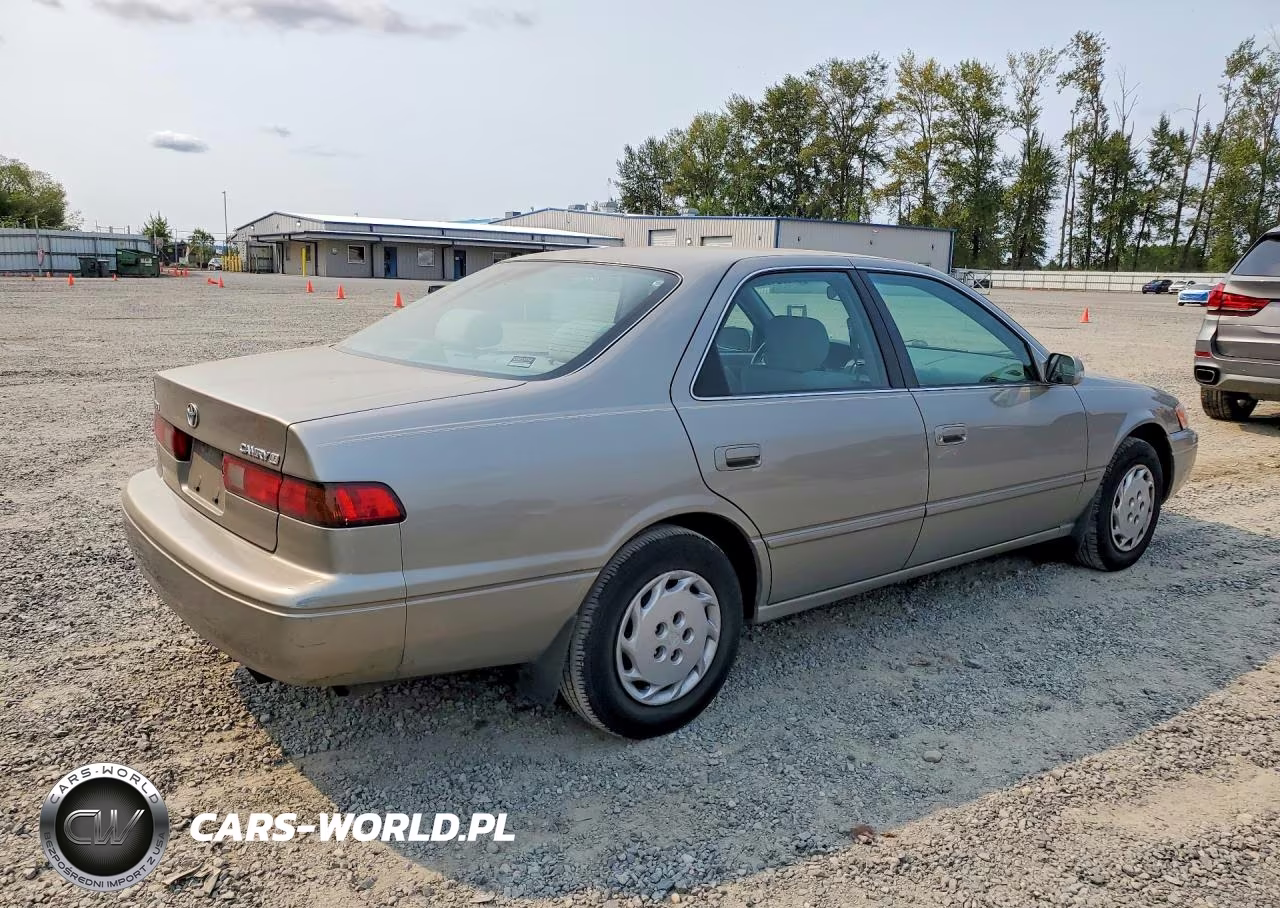 1999 Toyota Camry Le VIN:JT2BG22K4X0331925 - 3
