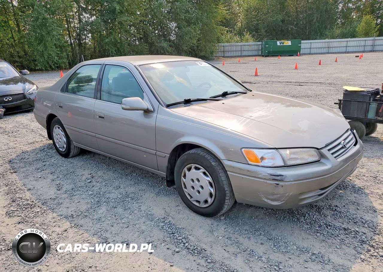 1999 Toyota Camry Le VIN:JT2BG22K4X0331925 - 4