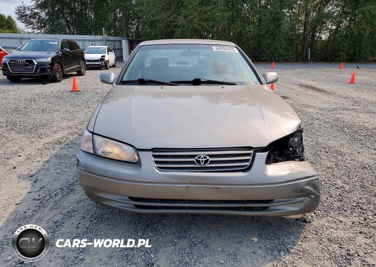 1999 Toyota Camry Le VIN:JT2BG22K4X0331925 - 5