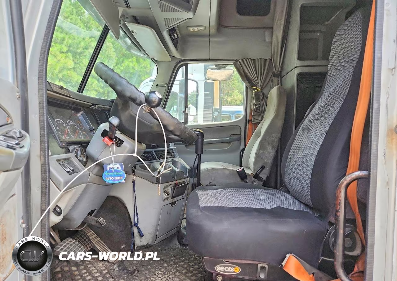 2007 Freightliner Columbia 120 Semi Truck VIN:1FUJA6CK37LX69675 - 7