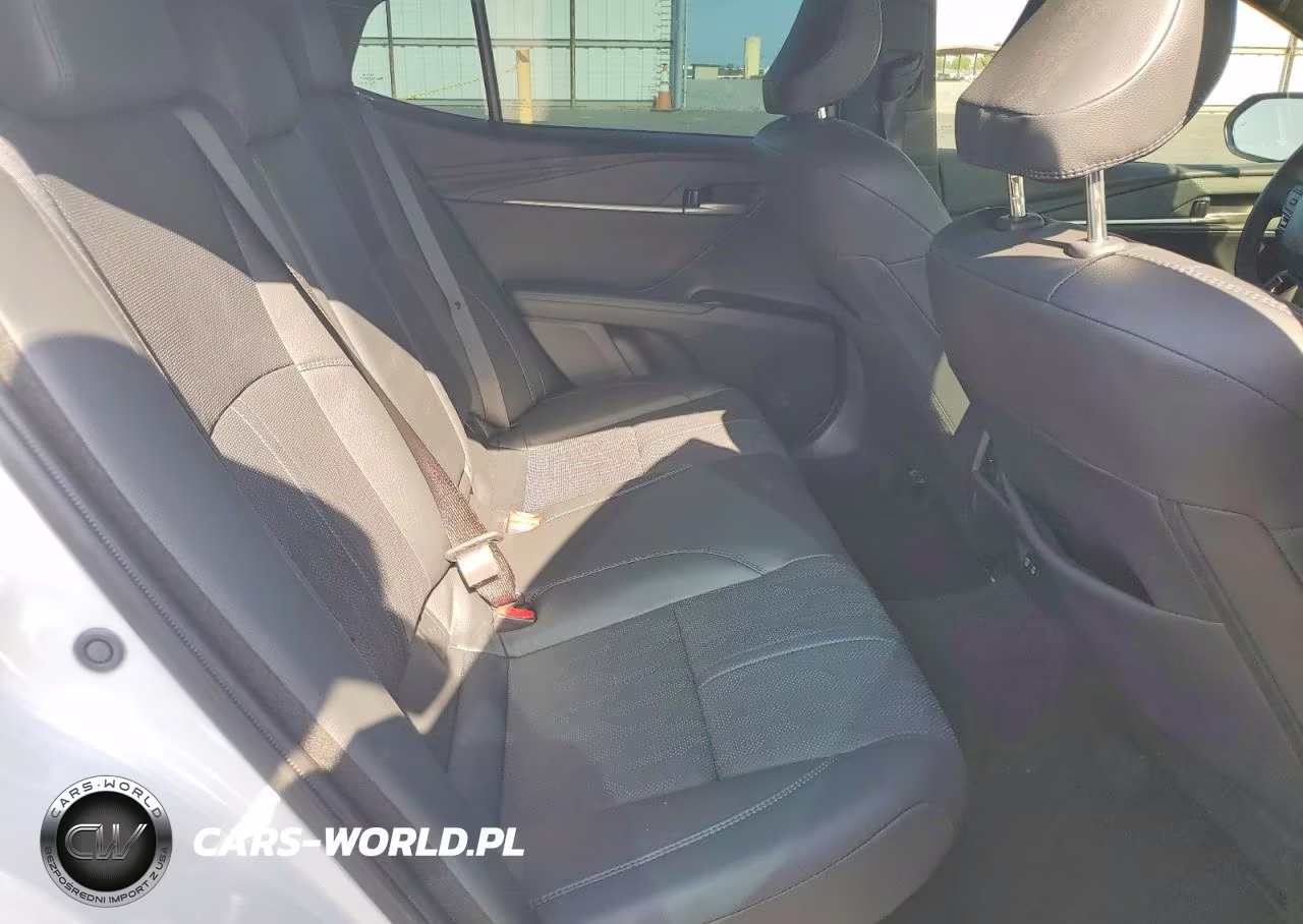 2026 Toyota Camry Xse VIN:4T1DAACK1TU292459 - 10
