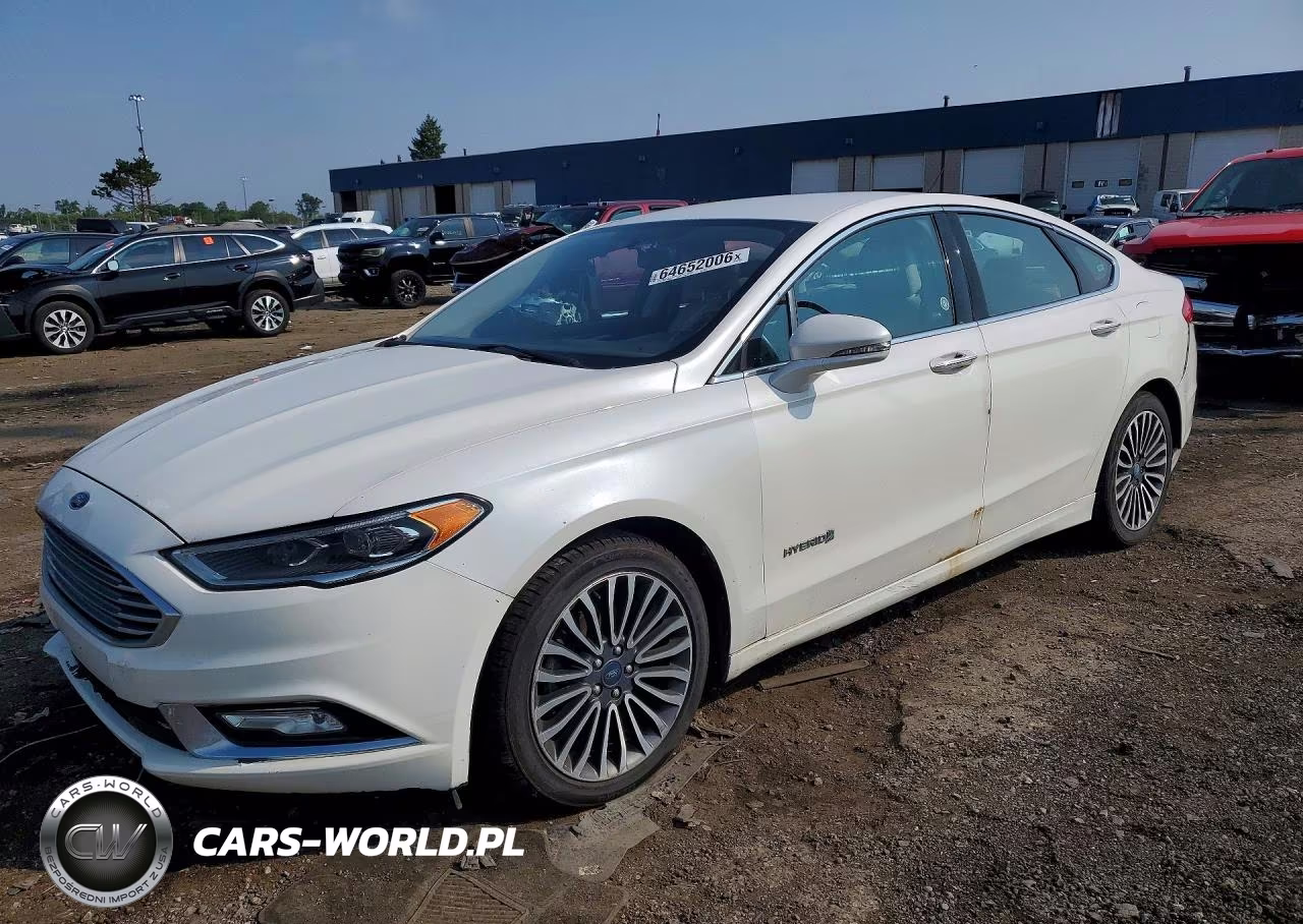 2017 Ford Fusion Titanium Hev – zdjęcie 1 z 12