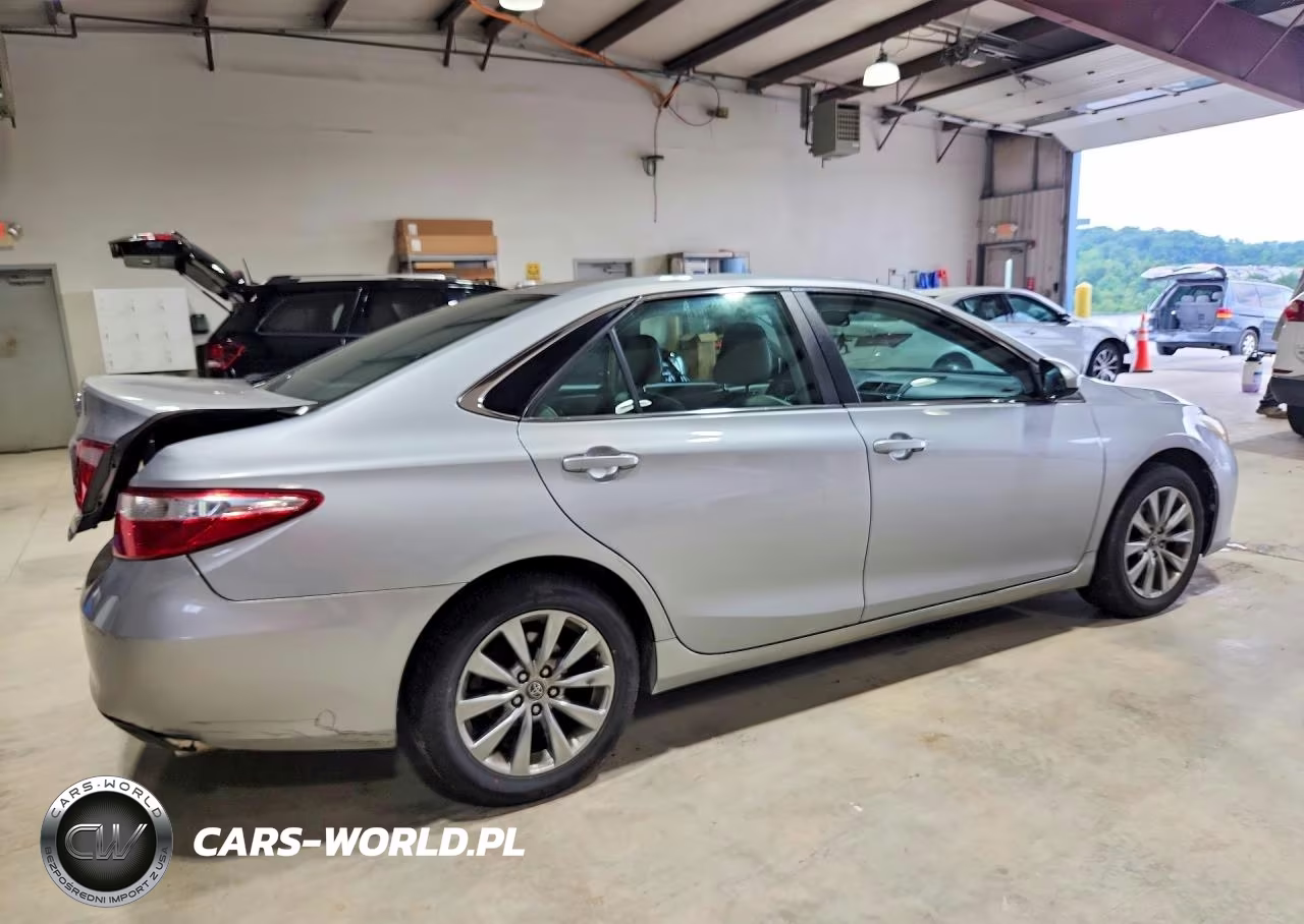 2016 Toyota Camry Xle VIN:4T4BF1FK7GR534820 - 3