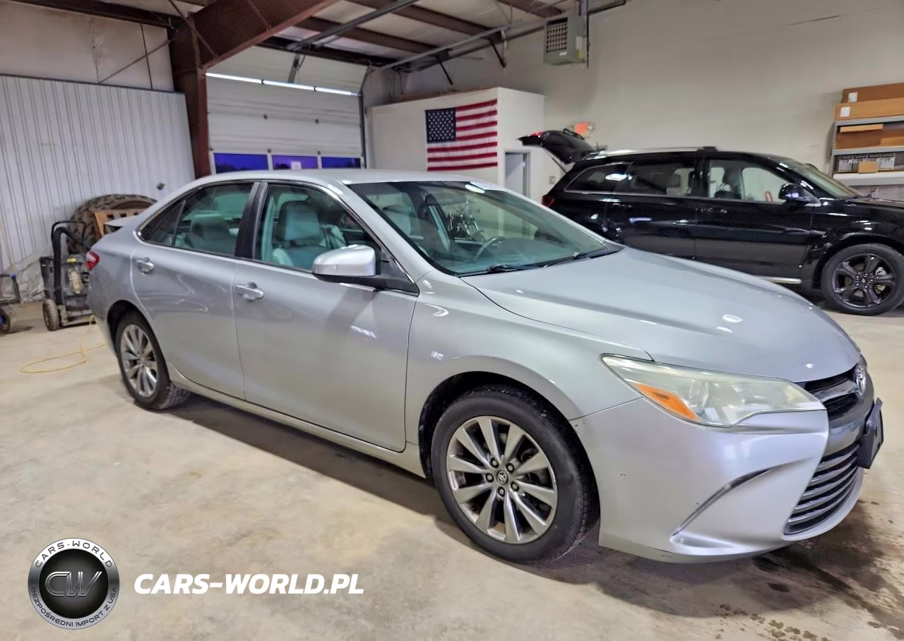 2016 Toyota Camry Xle VIN:4T4BF1FK7GR534820 - 4