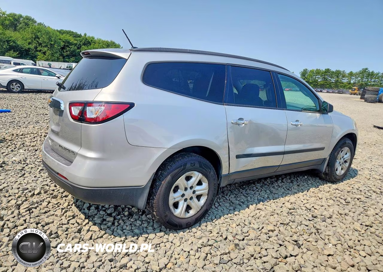 2015 Chevrolet Traverse Ls VIN:1GNKRFED9FJ368636 - 3