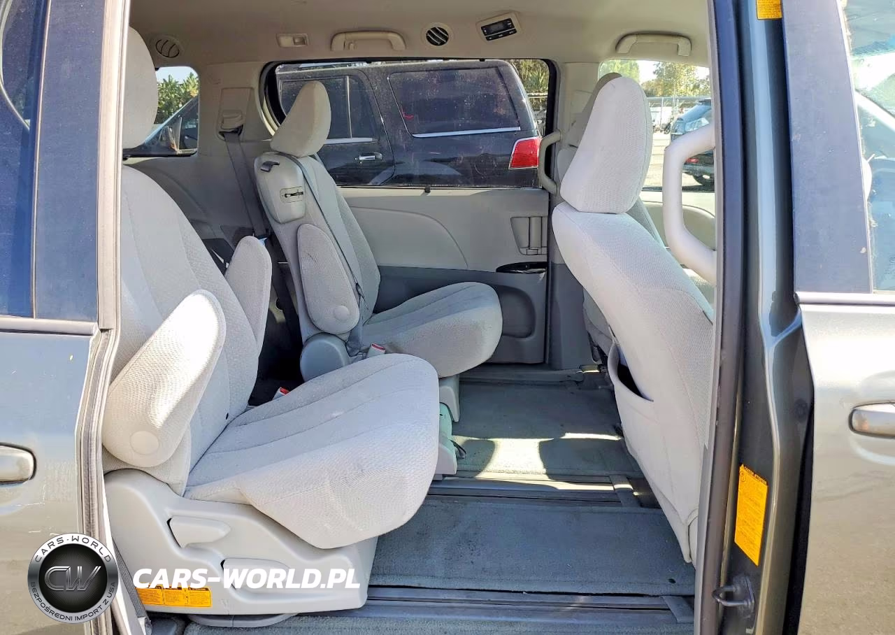 2013 Toyota Sienna Le VIN:5TDKK3DC3DS302944 - 11