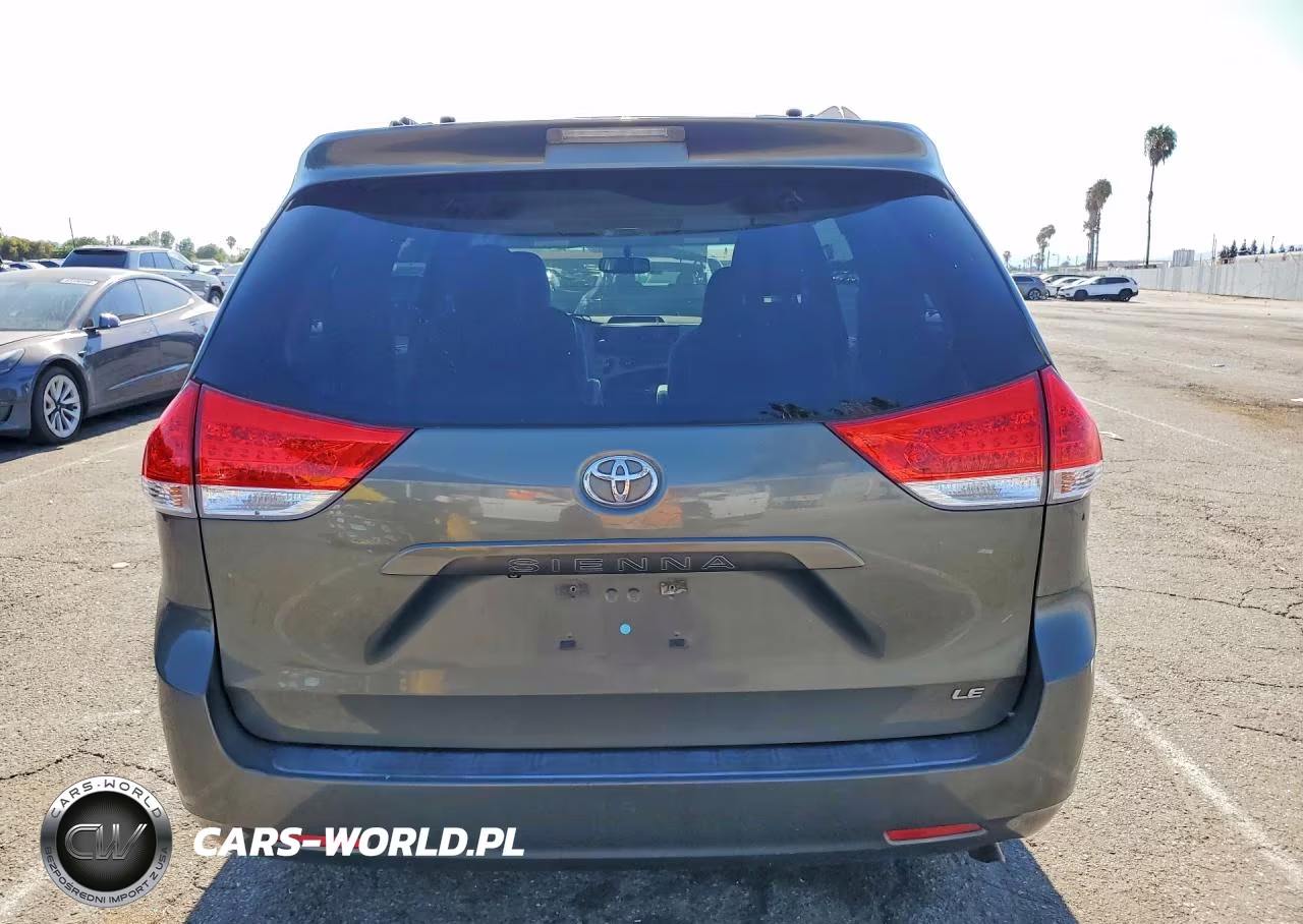 2013 Toyota Sienna Le VIN:5TDKK3DC3DS302944 - 6
