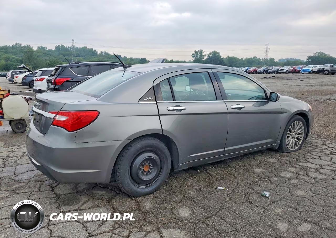 2013 Chrysler 200 Limited VIN:1C3CCBCG1DN580011 - 3
