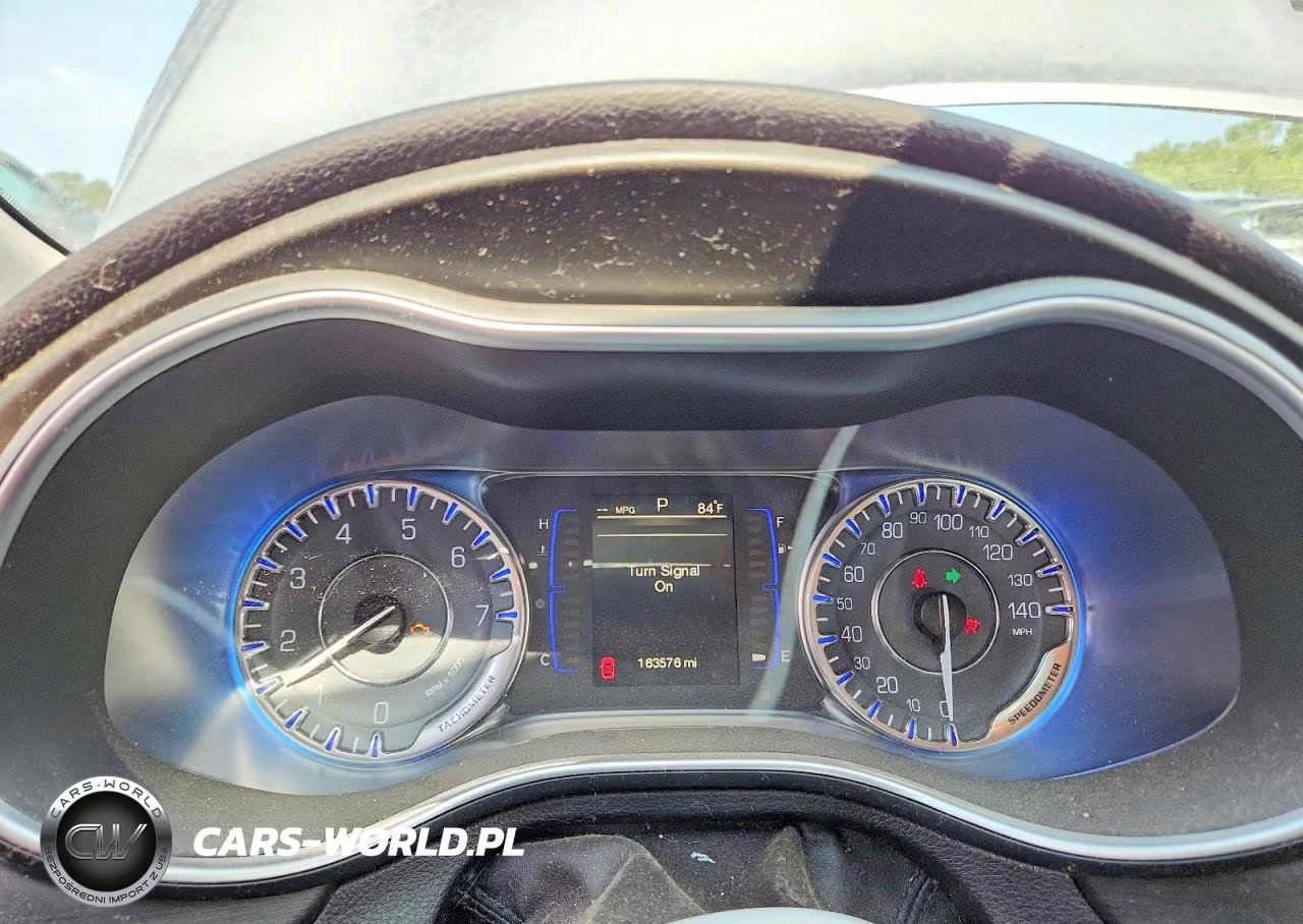 2015 Chrysler 200 Limited VIN:1C3CCCABXFN599480 - 9