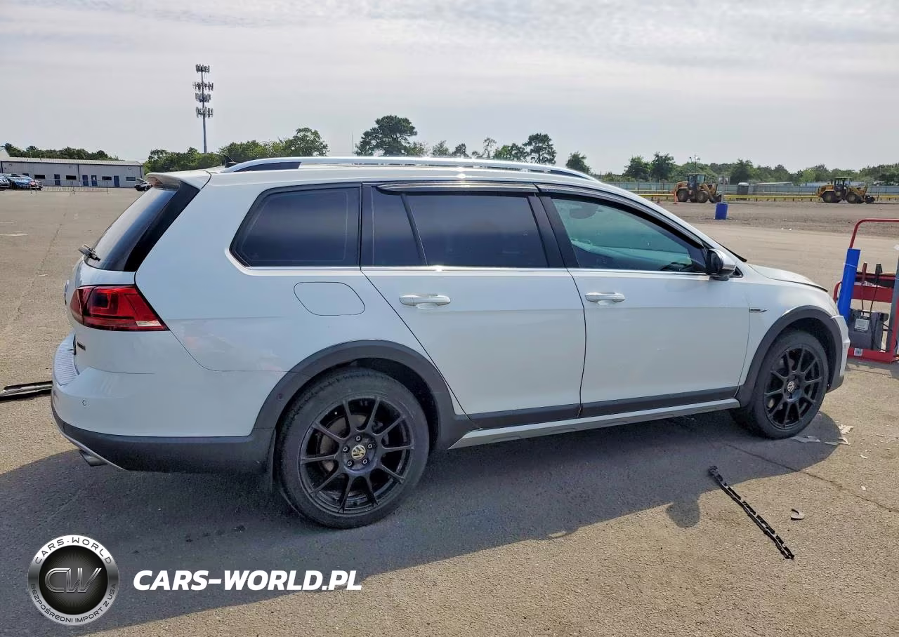 2017 Volkswagen Golf Alltrack S VIN:3VWH17AUXHM506998 - 3