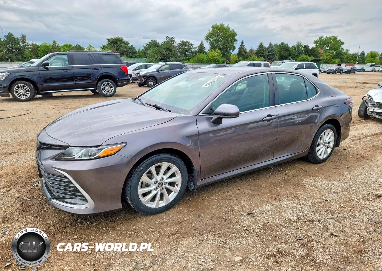 2023 Toyota Camry Le – zdjęcie 1 z 12