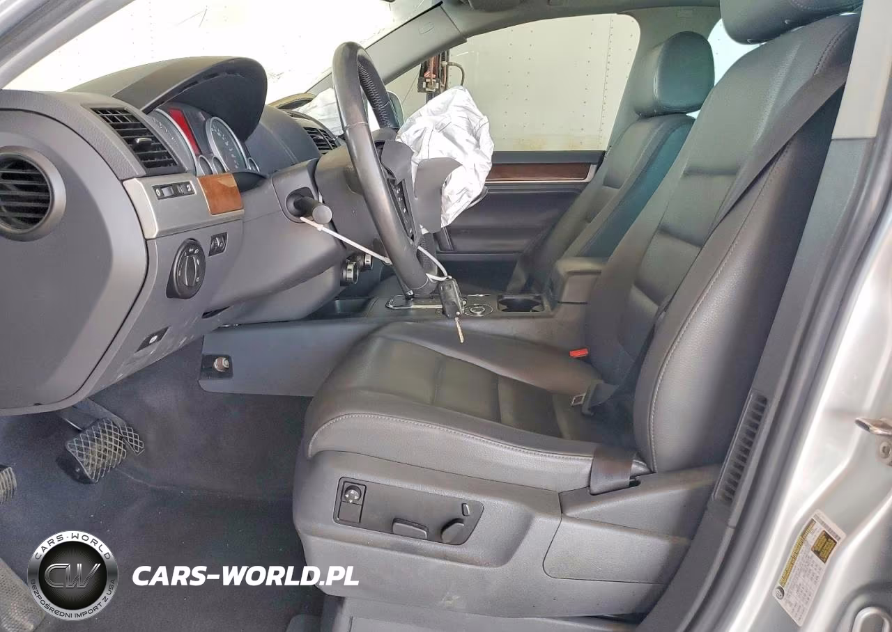 2010 Volkswagen Touareg V6 VIN:WVGBF7A99AD003563 - 7