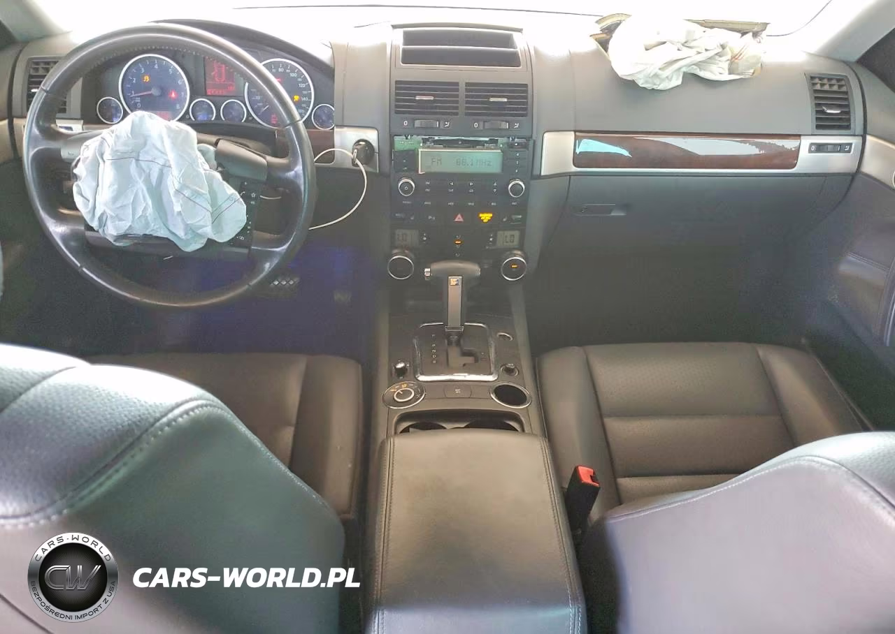 2010 Volkswagen Touareg V6 VIN:WVGBF7A99AD003563 - 8