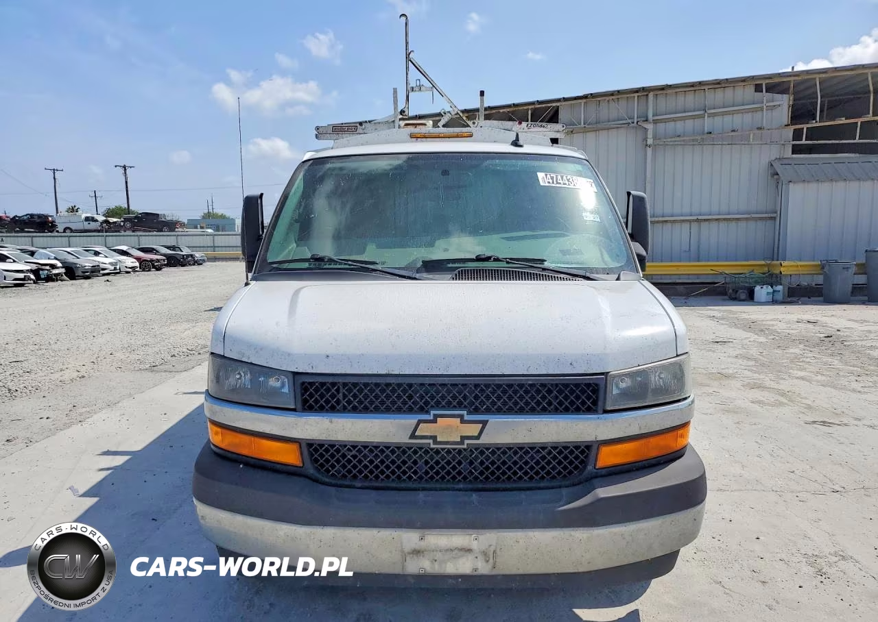2019 Chevrolet Express Utility - Service Truck VIN:1HA0GRFG3KN001519 - 5