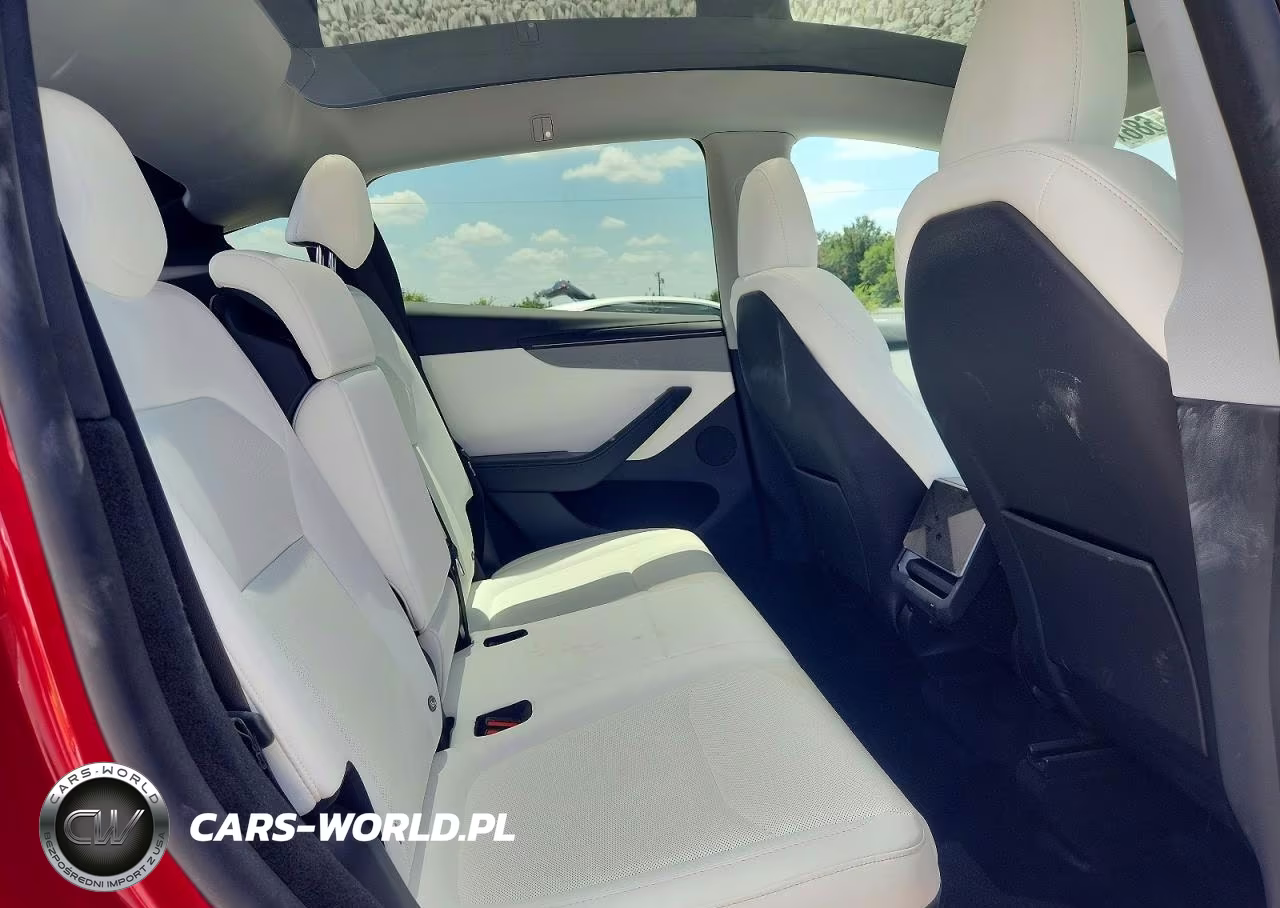 2026 Tesla Model Y VIN:7SAYGDED1TA597036 - 10
