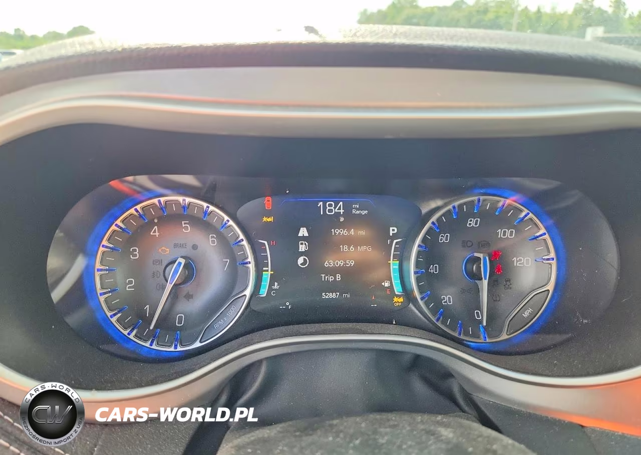 2023 Chrysler Pacifica Touring L VIN:2C4RC1BG3PR513015 - 9
