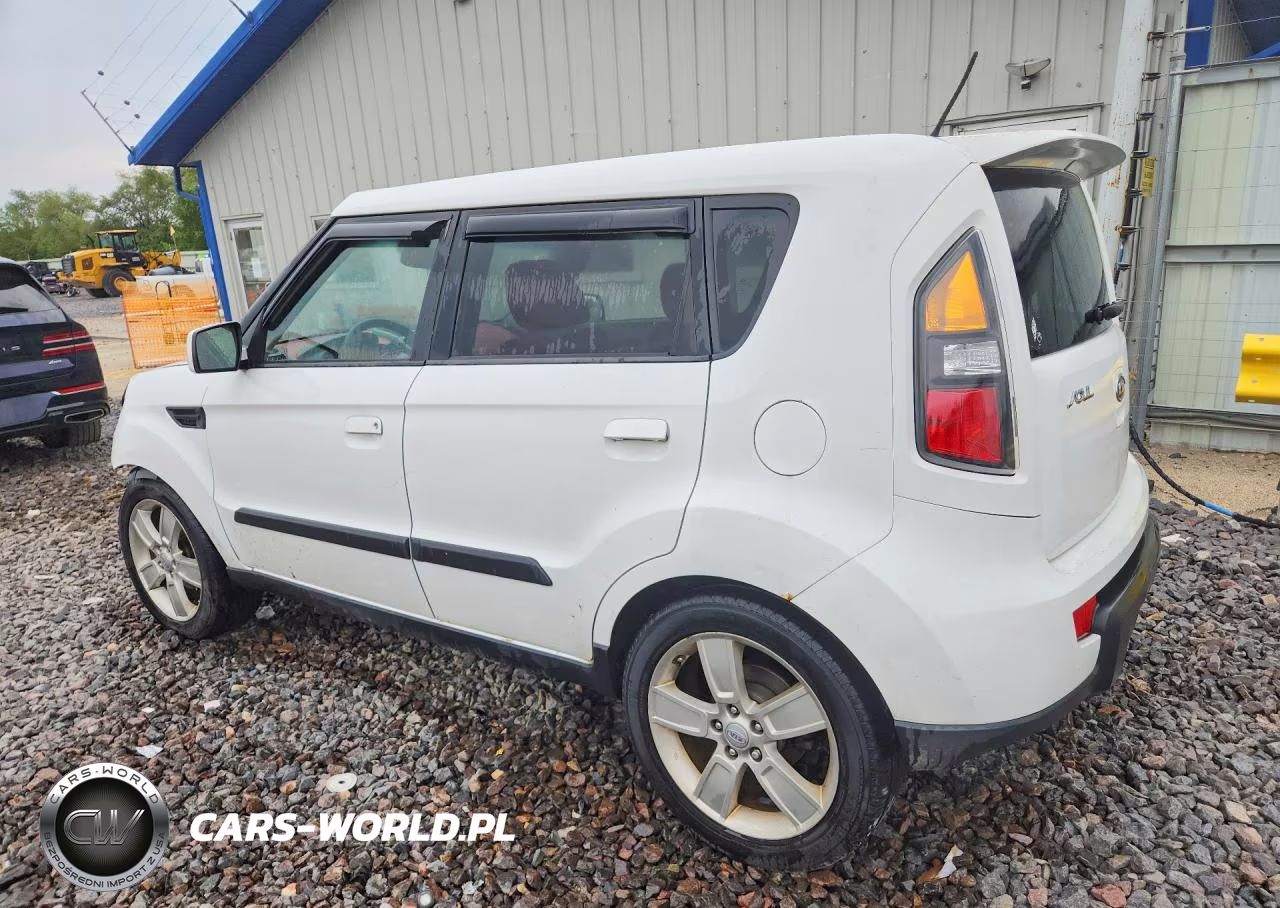 2010 Kia Soul + VIN:KNDJT2A27A7701179 - 2