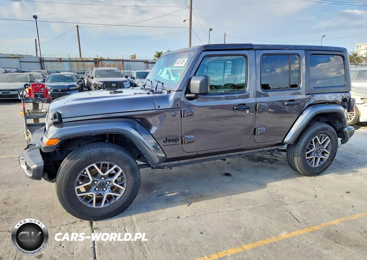 2025 Jeep Wrangler 4-Door Sahara 4X4 – zdjęcie 1 z 13