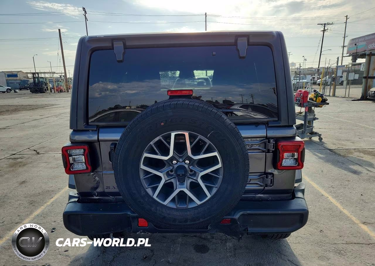 2025 Jeep Wrangler 4-Door Sahara 4X4 VIN:1C4PJXEN3SW574018 - 6