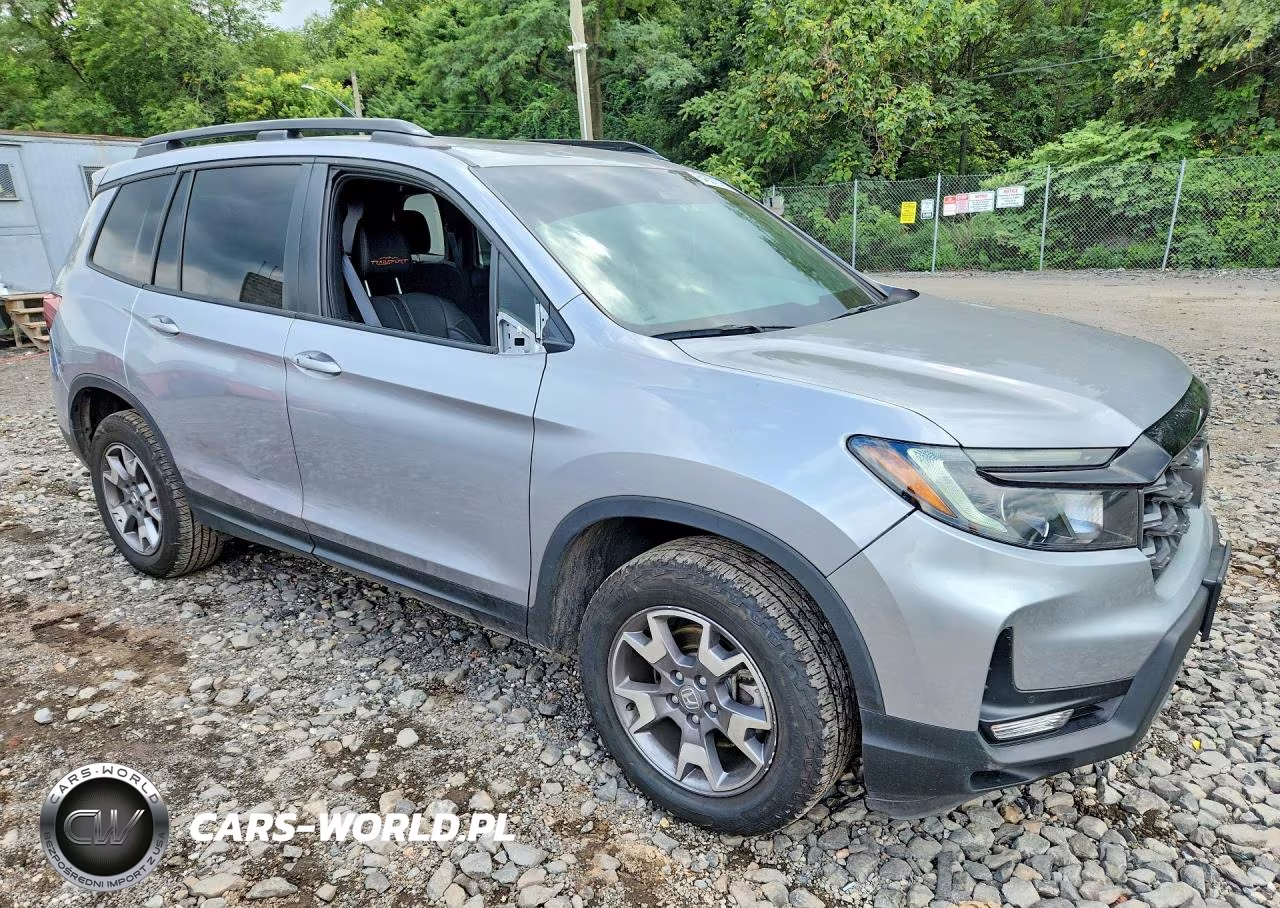 2023 Honda Passport Trail Sport VIN:5FNYF8H65PB040871 - 4