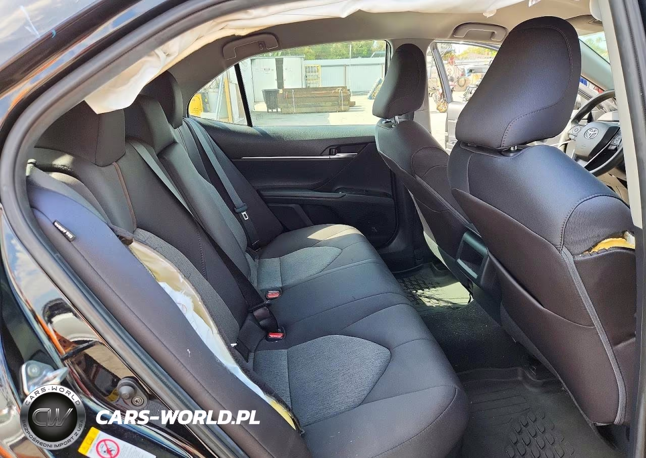 2019 Toyota Camry Le VIN:4T1B31HK1KU005419 - 10