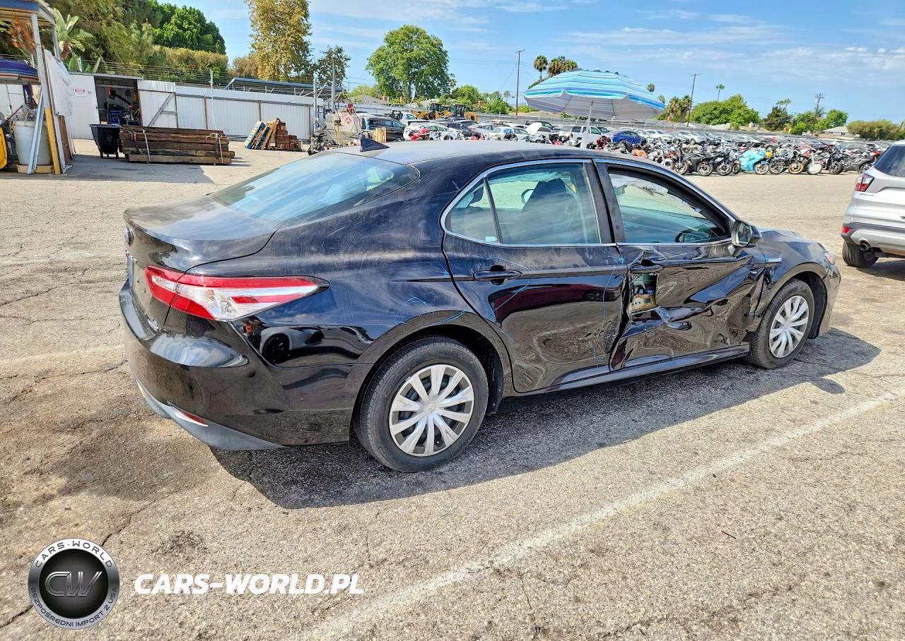 2019 Toyota Camry Le VIN:4T1B31HK1KU005419 - 3