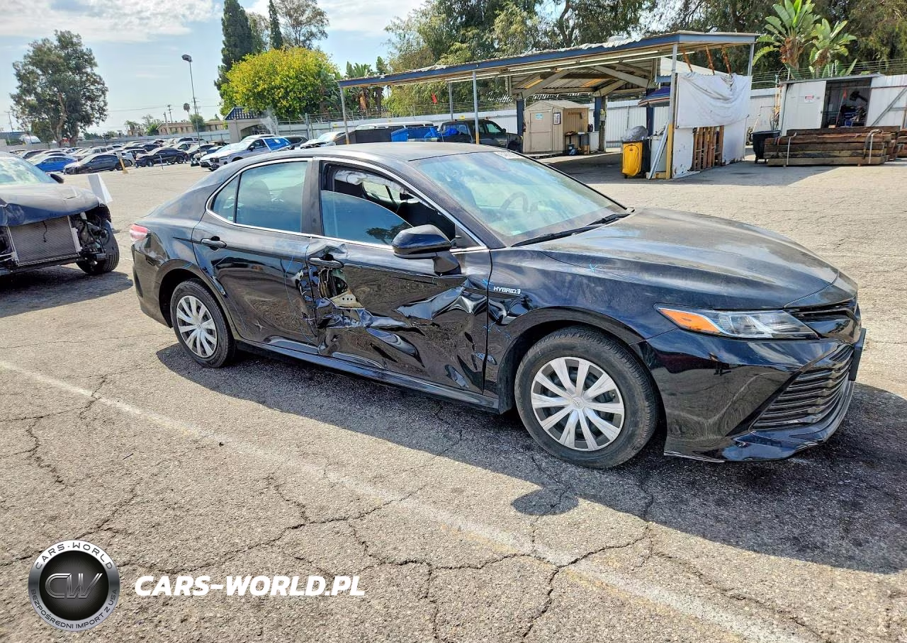 2019 Toyota Camry Le VIN:4T1B31HK1KU005419 - 4