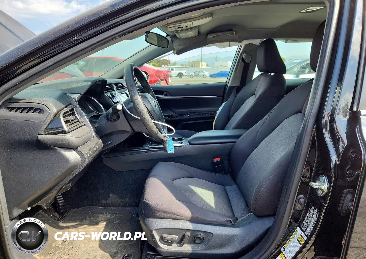 2019 Toyota Camry Le VIN:4T1B31HK1KU005419 - 7