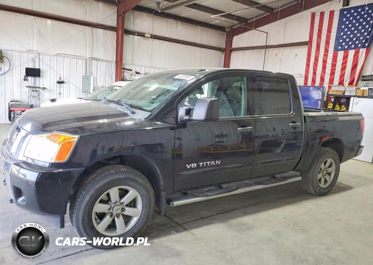 2013 Nissan Titan Sv