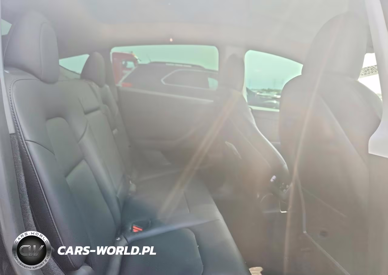 2023 Tesla Model Y VIN:7SAYGDEE2PF668455 - 10