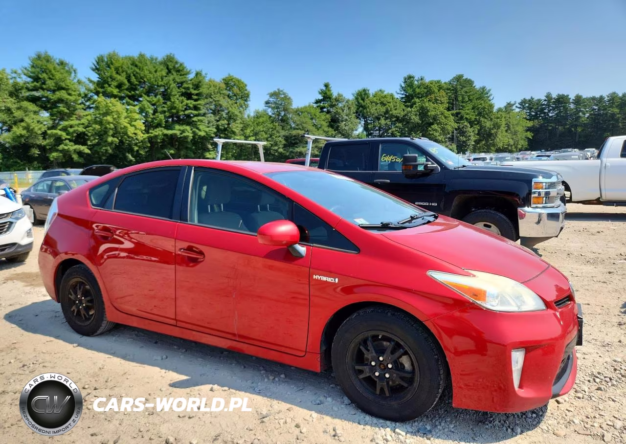 2014 Toyota Prius Two VIN:JTDKN3DU8E1758114 - 4