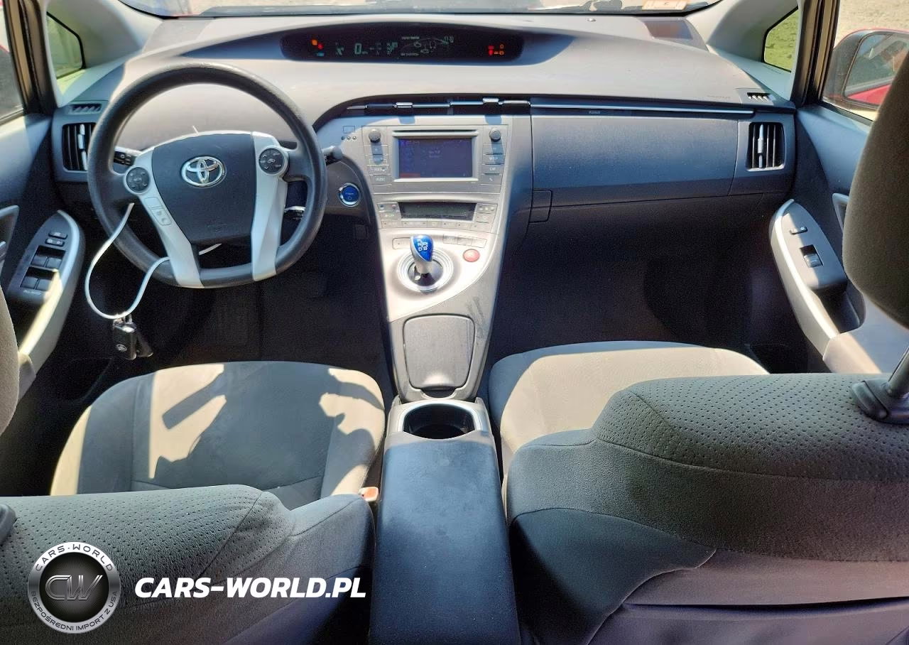 2014 Toyota Prius Two VIN:JTDKN3DU8E1758114 - 8