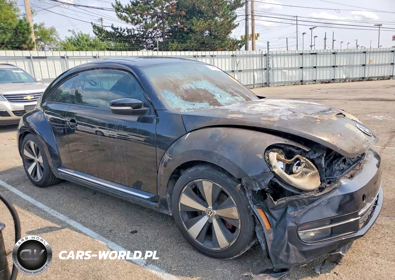 2012 Volkswagen Beetle Turbo VIN:3VWVA7AT5CM610737 - 4