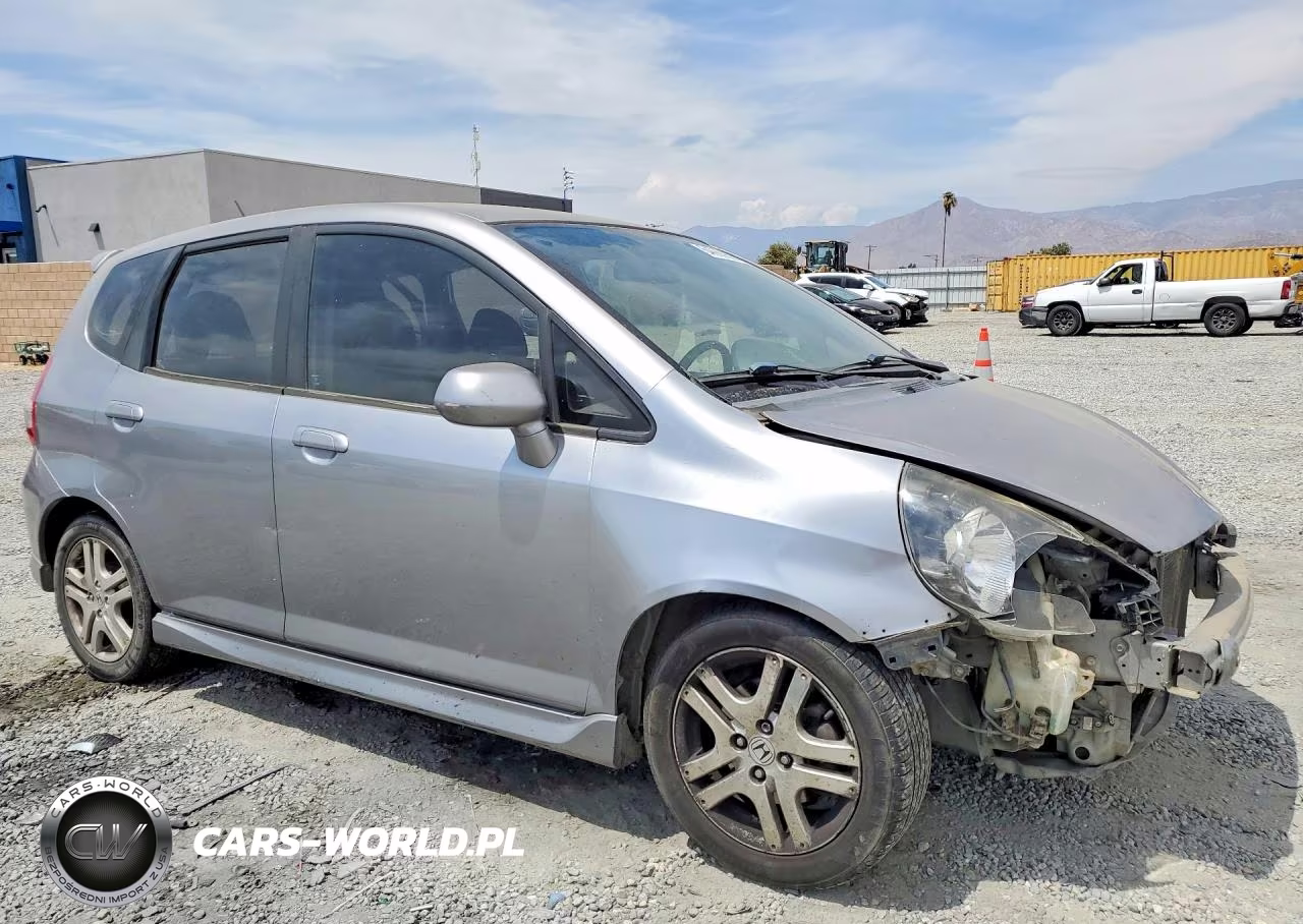 2008 Honda Fit Sport VIN:JHMGD38668S026498 - 4
