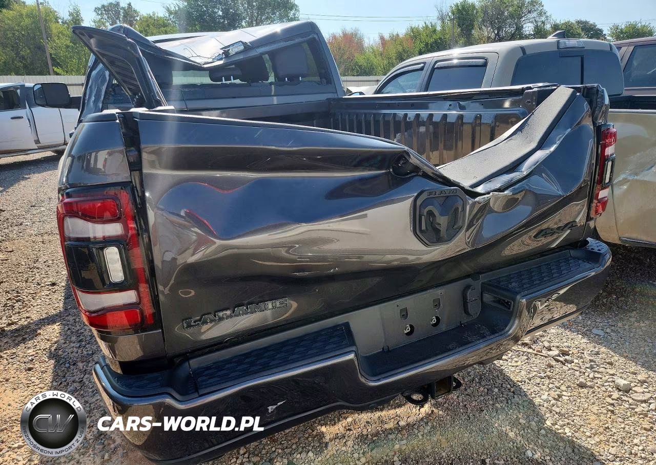 2020 Ram 2500 Laramie VIN:3C6UR5FL9LG264170 - 6