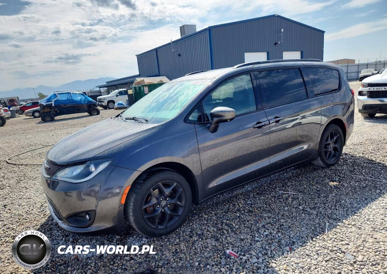 2019 Chrysler Pacifica Touring L Plus VIN:2C4RC1EGXKR751495 - 1