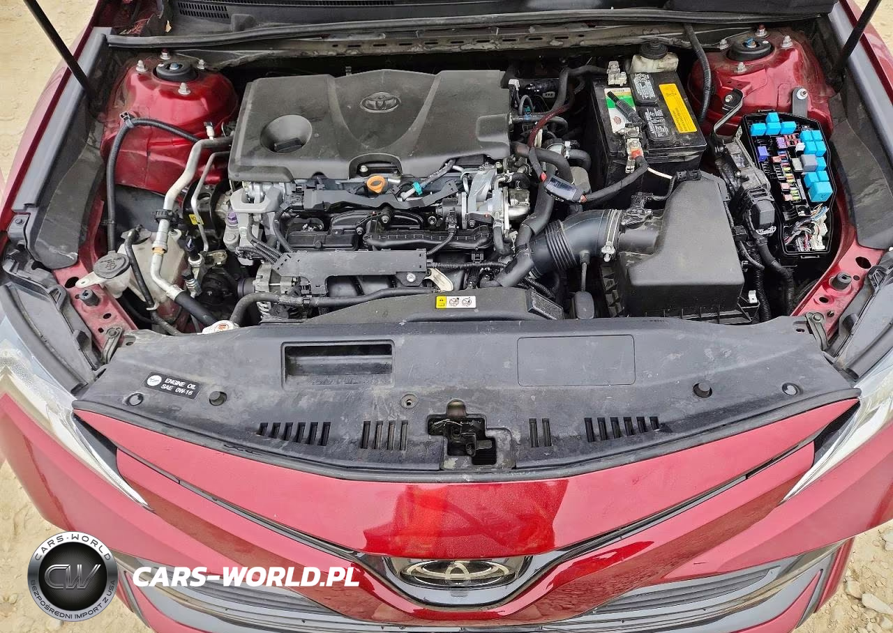2018 Toyota Camry Le VIN:4T1B11HK3JU600843 - 11