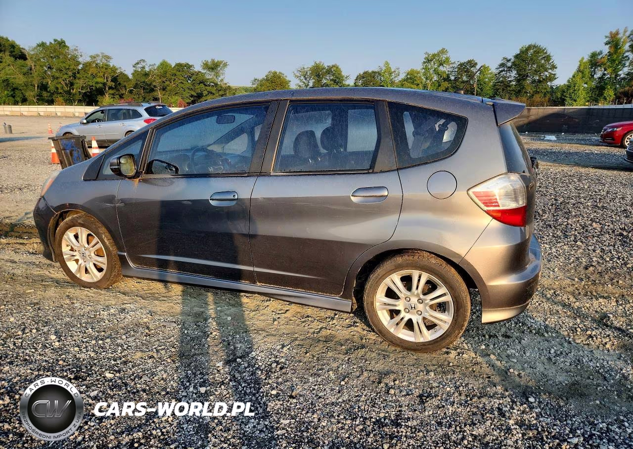 2011 Honda Fit Sport VIN:JHMGE8H54BC002140 - 2
